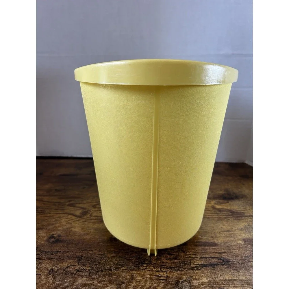 Vtg MCM Goldenrod Yellow Plastic Waste Basket Trash Can Floral 10in Round Accent